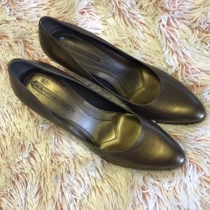 BANDOLINO gold heels 7.5
